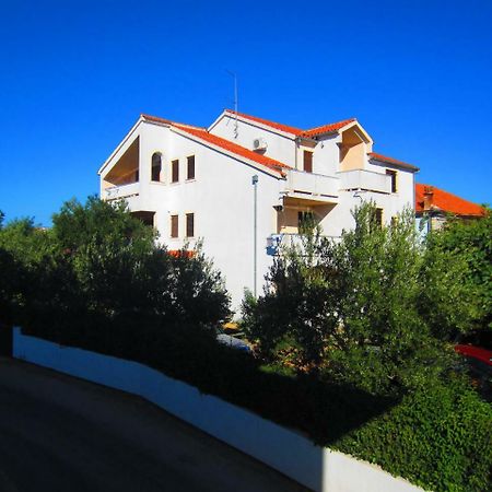 Apartments Fjaka Sveti Filip i Jakov Esterno foto