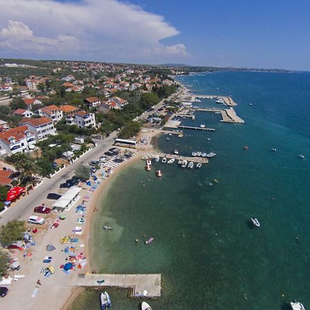 Apartments Fjaka Sveti Filip i Jakov Esterno foto