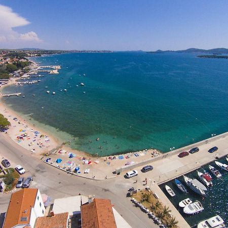Apartments Fjaka Sveti Filip i Jakov Esterno foto