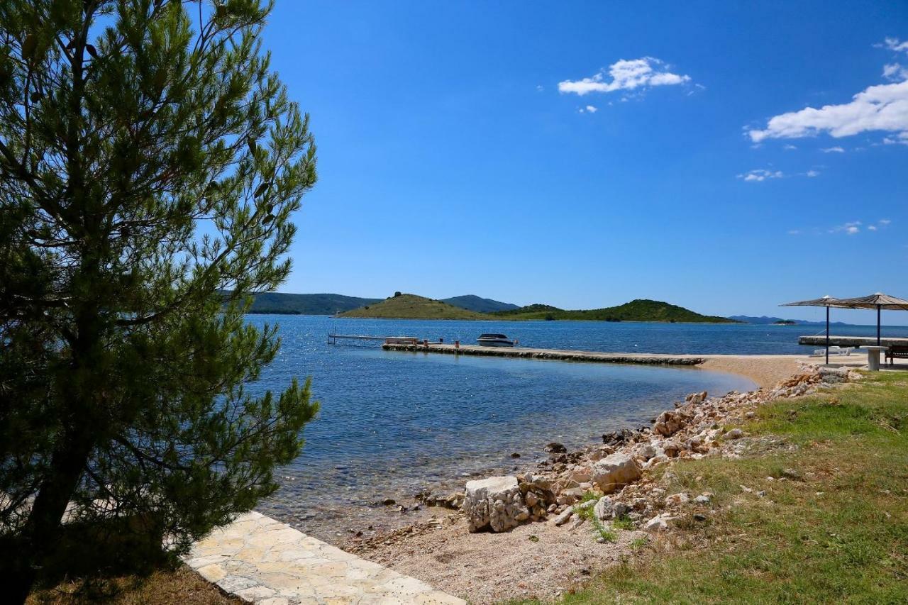 Apartments Fjaka Sveti Filip i Jakov Esterno foto