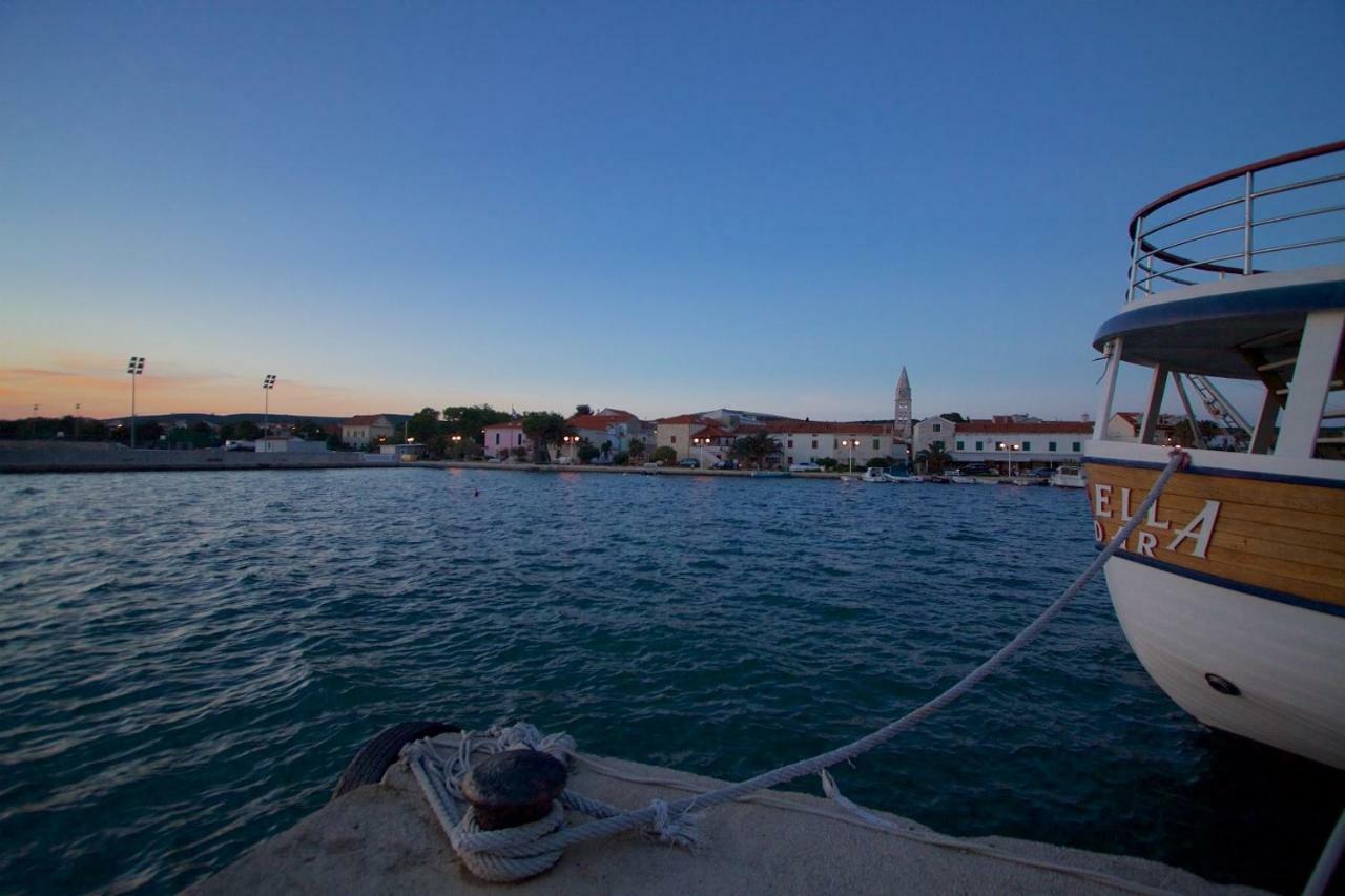 Apartments Fjaka Sveti Filip i Jakov Esterno foto