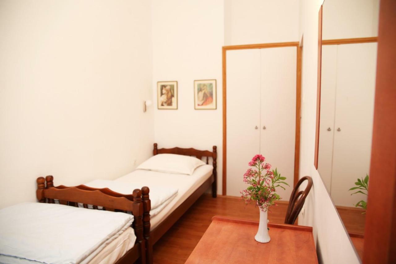 Apartments Fjaka Sveti Filip i Jakov Esterno foto