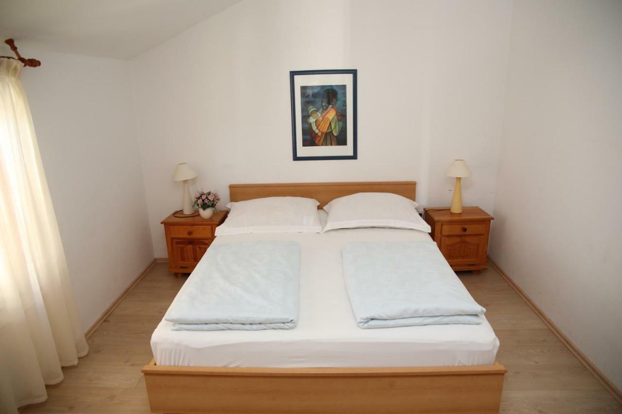 Apartments Fjaka Sveti Filip i Jakov Esterno foto
