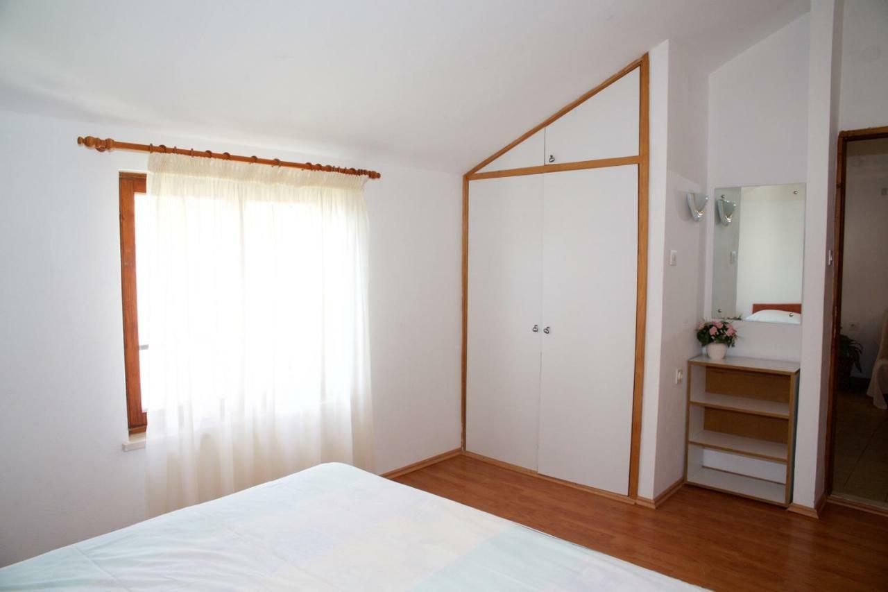 Apartments Fjaka Sveti Filip i Jakov Esterno foto