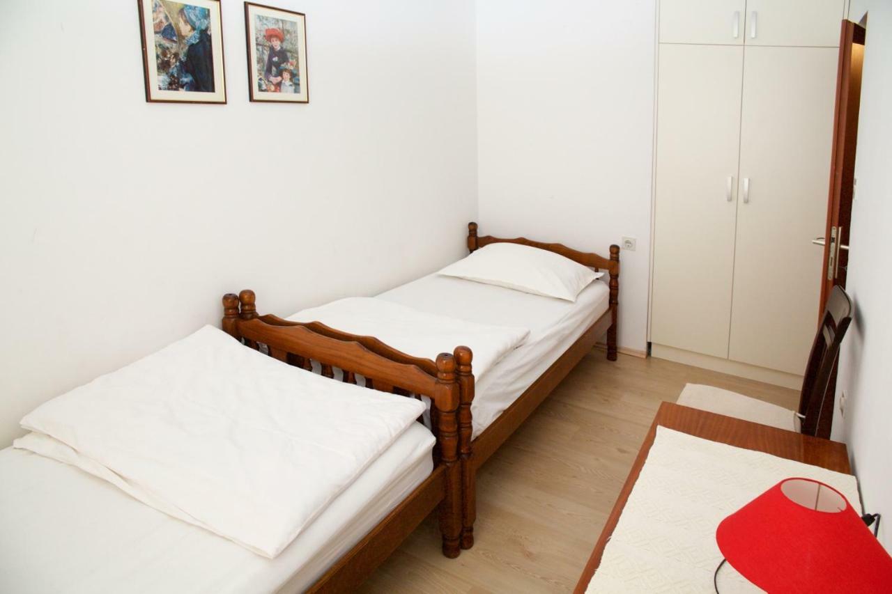 Apartments Fjaka Sveti Filip i Jakov Esterno foto