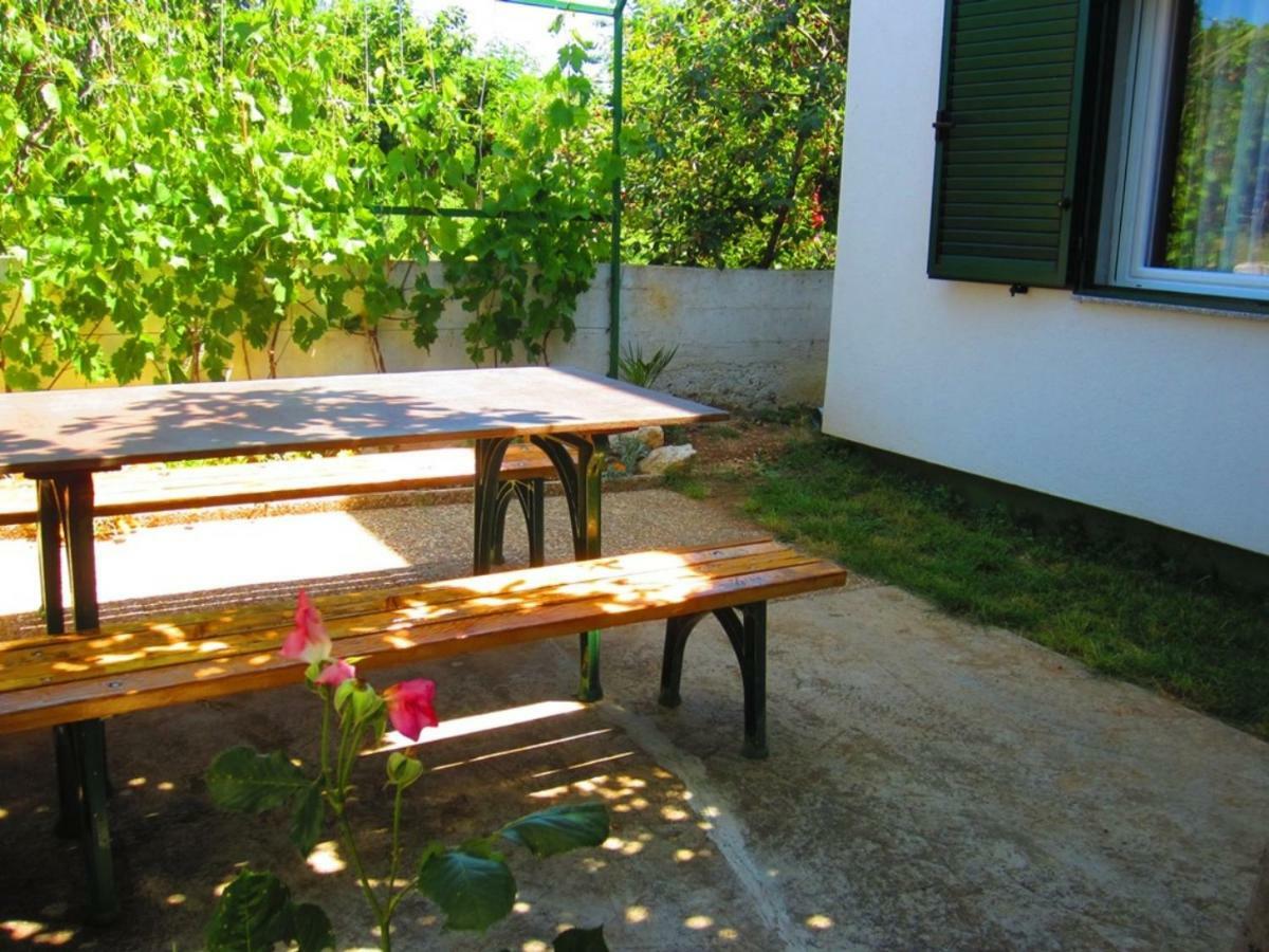 Apartments Fjaka Sveti Filip i Jakov Esterno foto