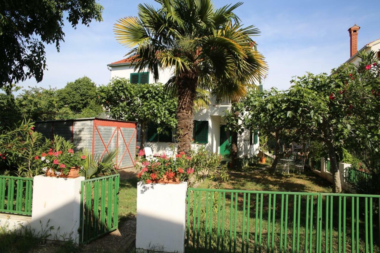 Apartments Fjaka Sveti Filip i Jakov Esterno foto