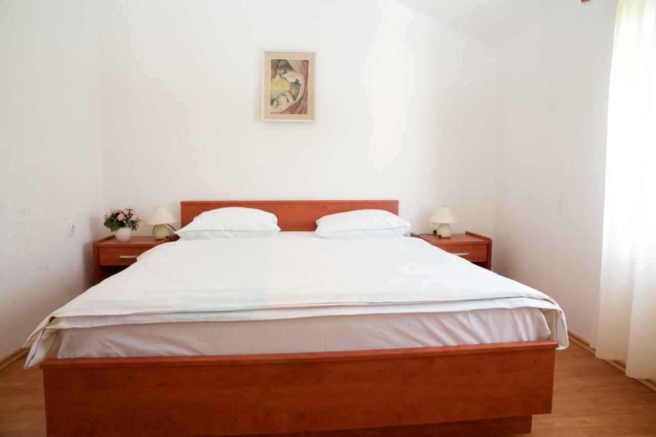 Apartments Fjaka Sveti Filip i Jakov Esterno foto