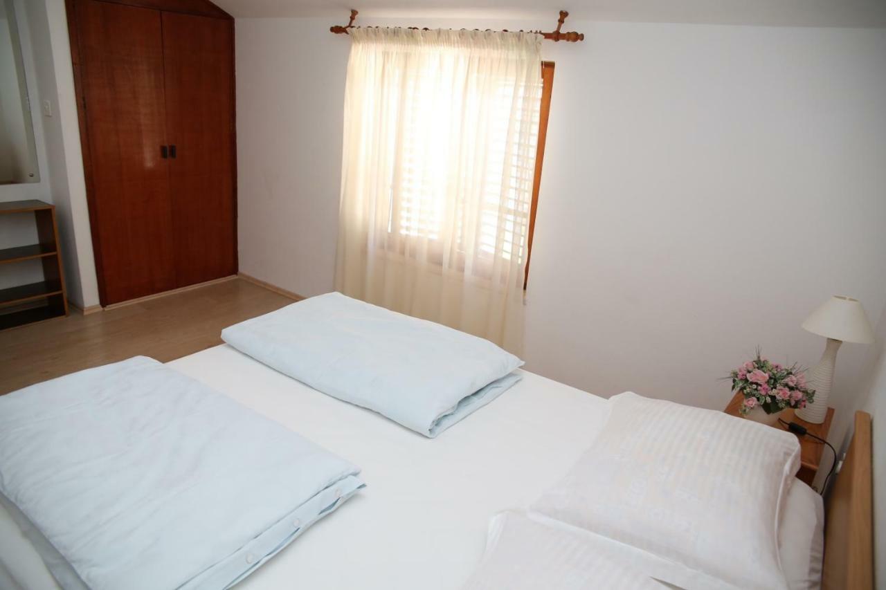 Apartments Fjaka Sveti Filip i Jakov Esterno foto
