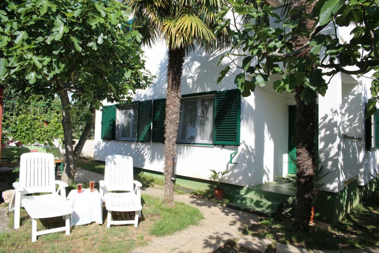 Apartments Fjaka Sveti Filip i Jakov Esterno foto